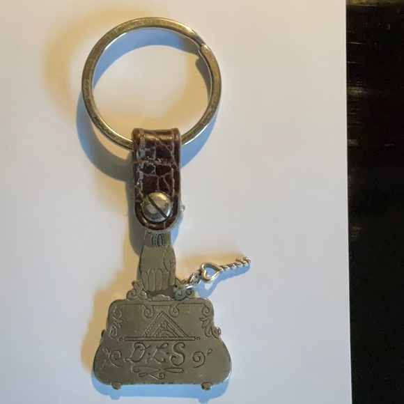 Vintage Brighton key 🔑 chain charm - Picture 2 of 4